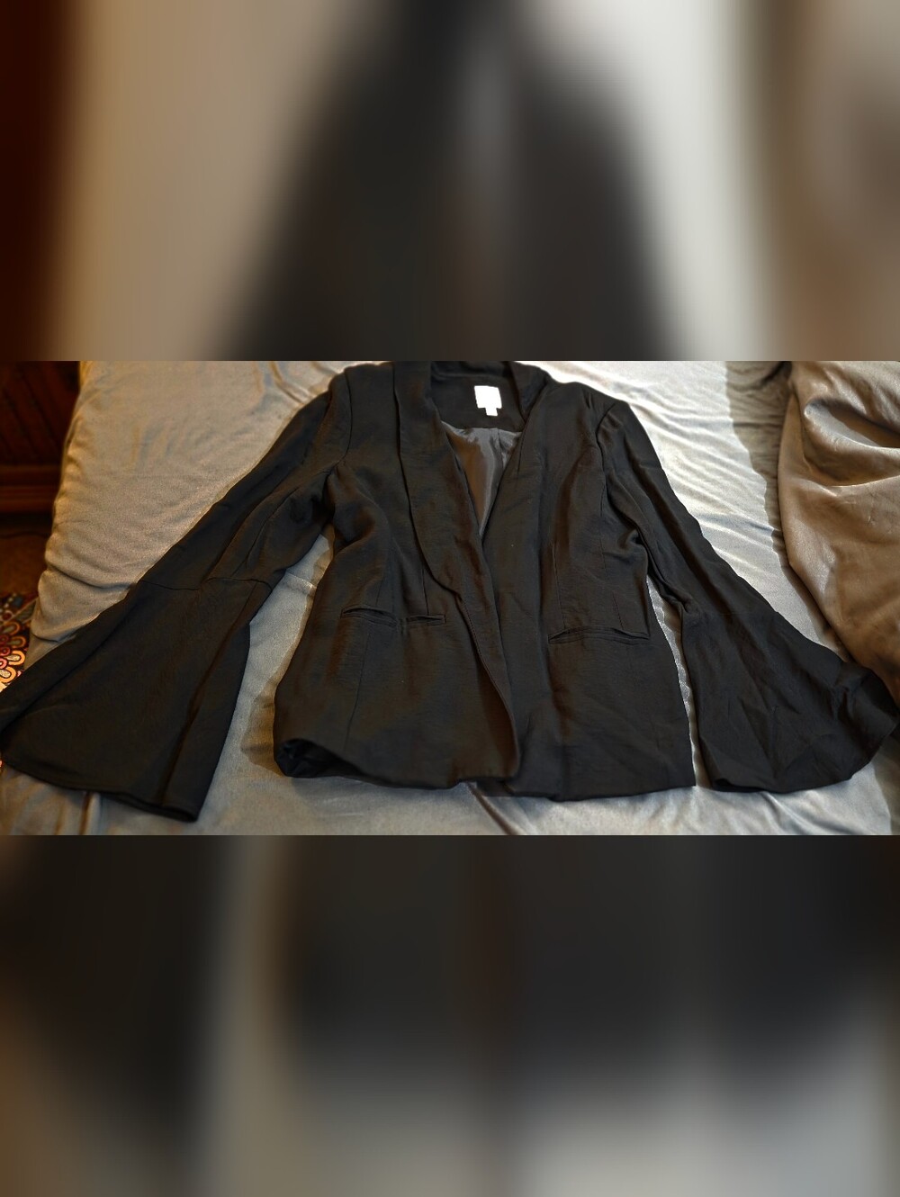 LC Lauren Conrad Black Bell-Sleeve Blazer